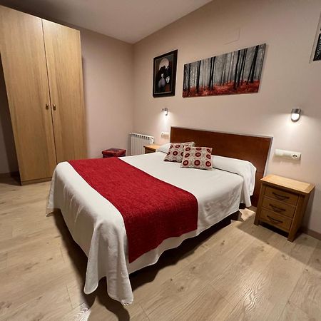 Hotel Jaques Хака Екстериор снимка