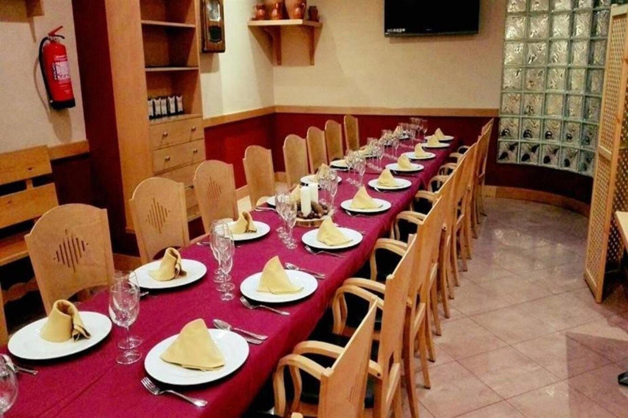 Hotel Jaques Хака Екстериор снимка