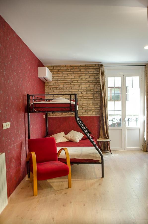 Hotel Jaques Хака Екстериор снимка
