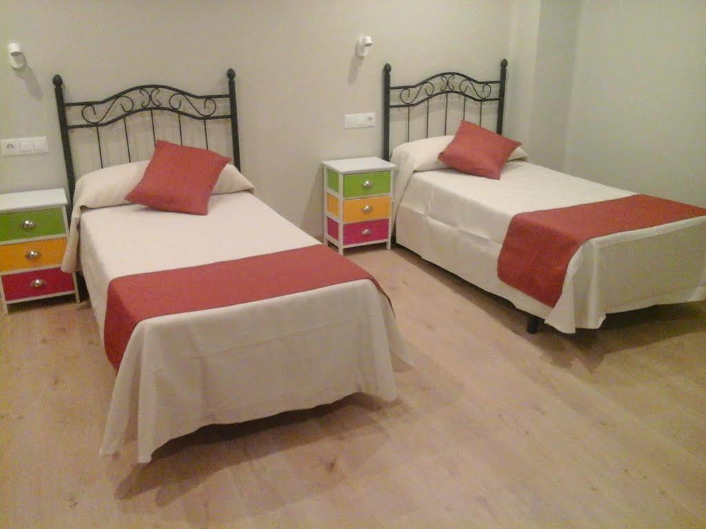 Hotel Jaques Хака Екстериор снимка